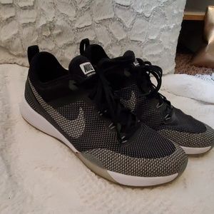 Nike running shoes (women's)